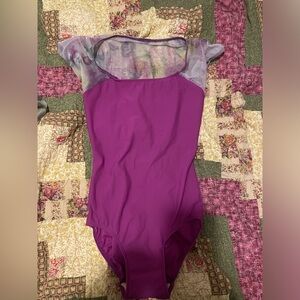 Eleve Leo size medium